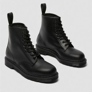 Dr Martens 1460 Smooth Leather Lace Up Boots